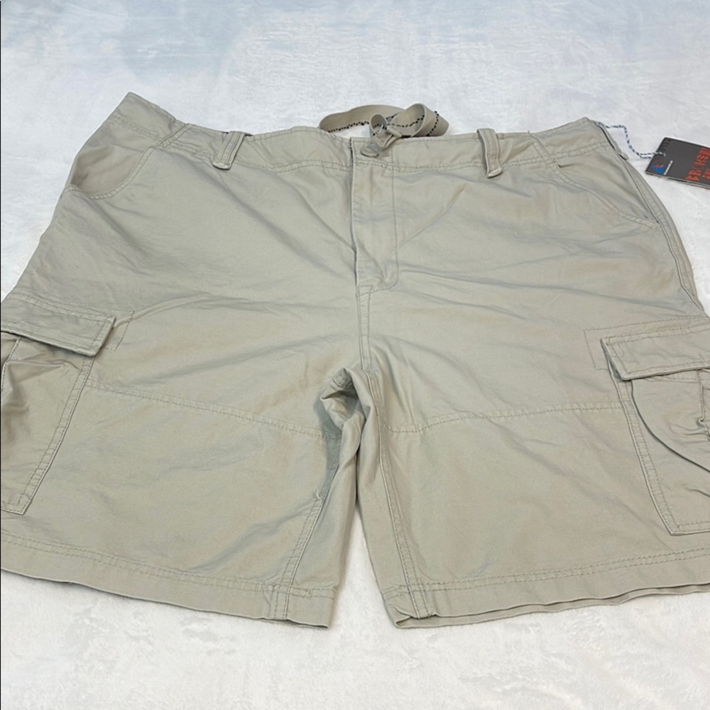 WONDER WALL BROKEN IN CARGO SIZE 42 Men's Tan Cargo Shorts NWT - Picture 1 of 9